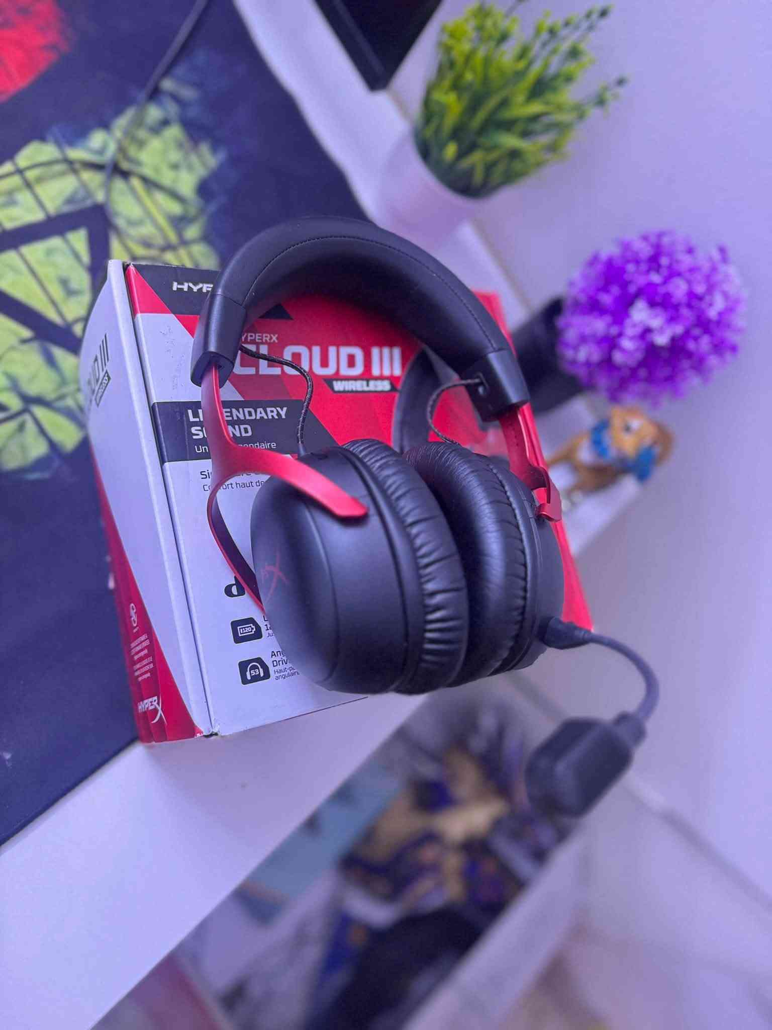 � للبيع تجميعة PC Gaming كاملة وبمواصفات قوية جداً 🔥
للبيع تجميعة نظيفة وقوية، مناسبة للألعاب الثقيلة، ألعاب الأونلاين، الدراسة والمونتاج، والجهاز جاهز للاستخدام 🎮🔥

🖥️ مواصفات الكمبيوتر:

🎮 كرت الشاشة: PNY GeForce RTX 5070 12GB
🧠 المعالج: AMD Ryzen 7 7800X3D
🧩 اللوحة الأم: MSI B850 Gaming Plus WiFi
💾 الرام: 16GB DDR5 — قطعة واحدة
💽 التخزين: SSD سعة 1TB
❄️ التبريد: تبريد مائي ROCK قياس 360mm
⚡ الباور سبلاي: Segotep 750W
🖥️ الكيس: ROCK Vortex
السعر 3مليون و 100

🎁 الملحقات ويا الجهاز:

🖥️ الشاشة: AOC Q27G4QE
▫️ دقة QHD 2K
▫️ تحديث 180Hz
▫️ استجابة 0.5ms

السعر 270
▫️ NVIDIA G-SYNC

⌨️ الكيبورد: Attack Shark L8
▫️ ميكانيكي
▫️ RGB
▫️ Tri-Mode

🖱️ الماوس: Logitech G502 HERO
سعر الكيبورد والماوس 120

🔌 UPS: The ROCK Online UPS 1KVA
سعر اليوبي اس 180

سماعه هايبر اكس كلاود ثري 3 🎧
السعر 110 
الميز هم للبيع ب 80 الف

تجميعة متكاملة وقوية، والقطع موجودة كراتينها.
البيع كامل مع الشاشة والكيبورد والماوس والـUPS.
كل شيء سعره جوه 
التواصل 
على خاص
الواتساب ***********
