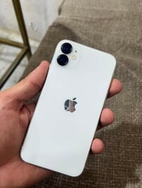 آيفون ١١ • ١٢٨ • بطاريه ٨٢