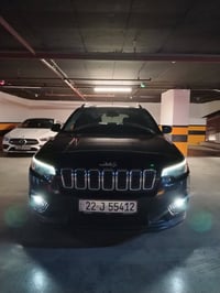 كليننن بدون صبغ كلو بشرط جيب شيروكي 2019 وارد امريكي عداد 107000 كم مح...
