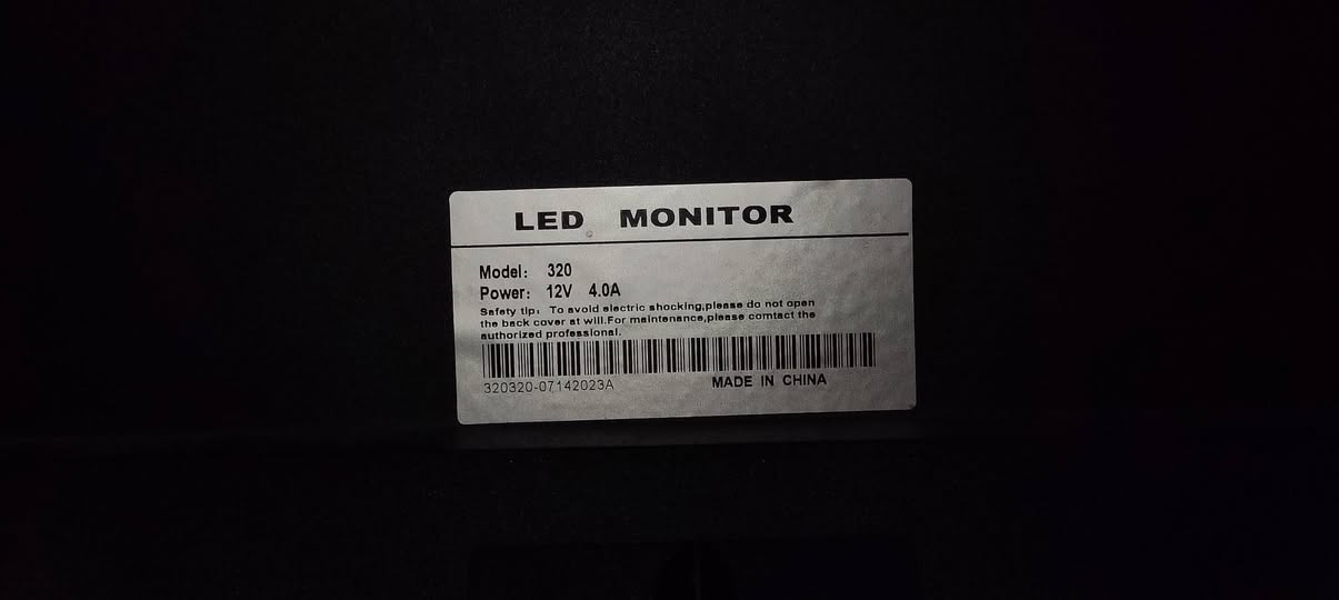 سلام عليكم للبيع شاشة AJVXY
2k 27 165 hz curved ips 1ms 
الشاشة نضافتها 99% للامانة شاشة مرتبة وسبب البيع اريد اخذ اصغر لان العب تنافس اونلاين وهاي جبيرة علية 
السعر 225 علما الحديدة 375 متوفر توصيل 
*********** واتس
