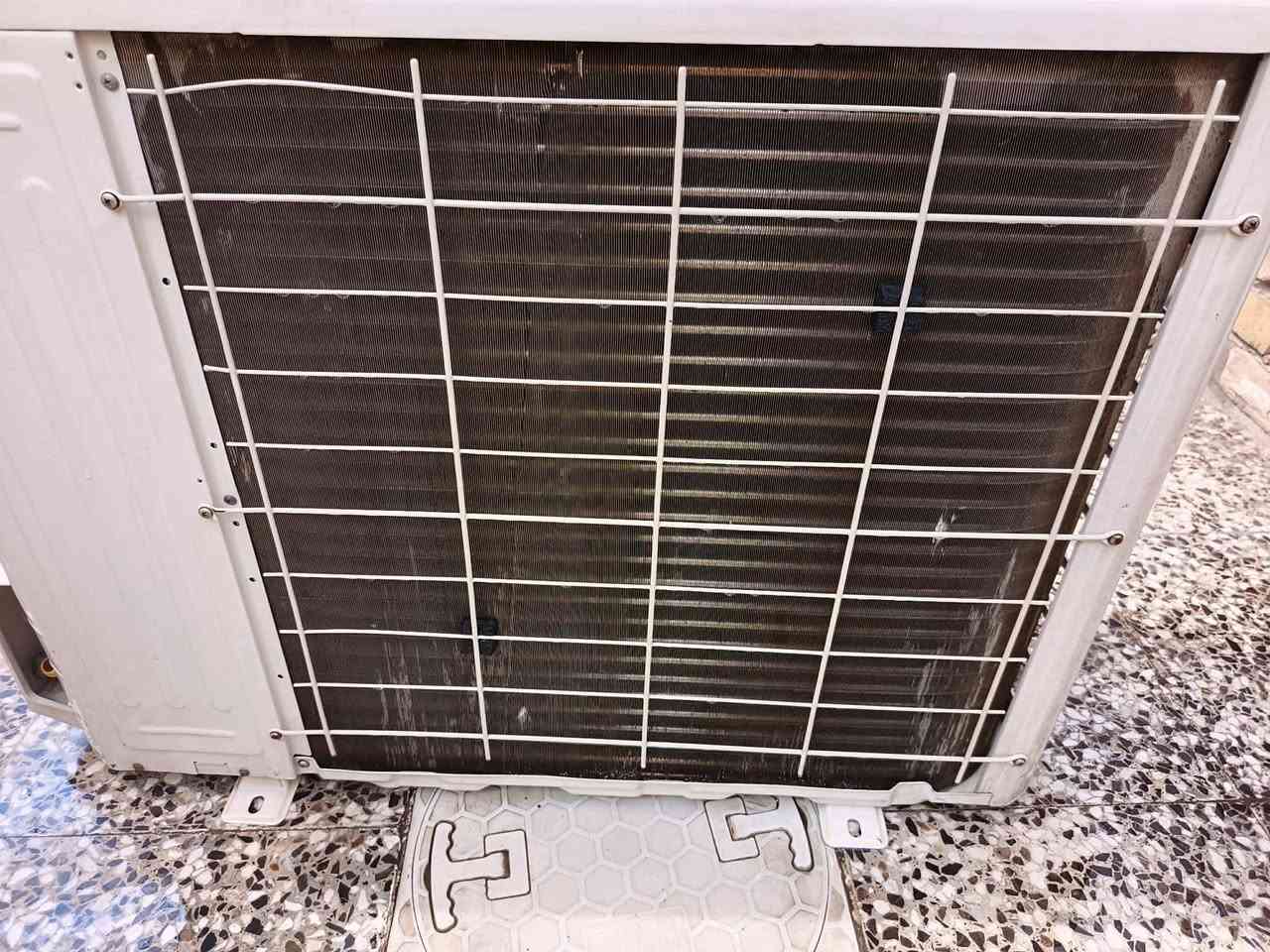 سلام عليكم عندي سبلت للبيع توسوت 2طن اصدار 2021 سبلت نضيف جدا شغال وعلفحص تبريده ثلج❄ كامل ملحقات السعر 350 العنوان بغداد الاتصال علا رقم ***********
