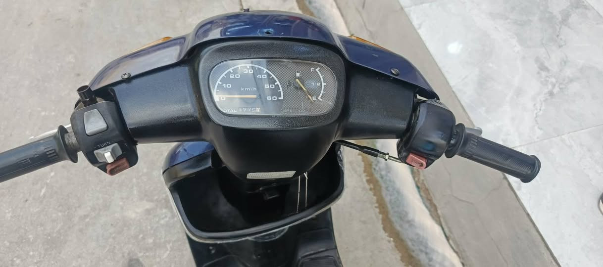 ماطور بوتين للبيع نضيف ماطور شغال يحتاج اشوية مصروف قليل ماطور متروك بس شغال شرط عنوان الموصل حي الملايين
السعر 280 و بي مجال بسيط ***********  واتساب
