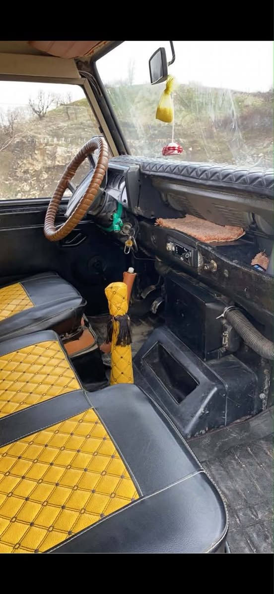Land rover مودێل 2010
٤ پستن بەنزین  کابرێتەرە گێرو مەکینە ئەکسل بەشەرت
شوێن // بلێ بارزان
***********
