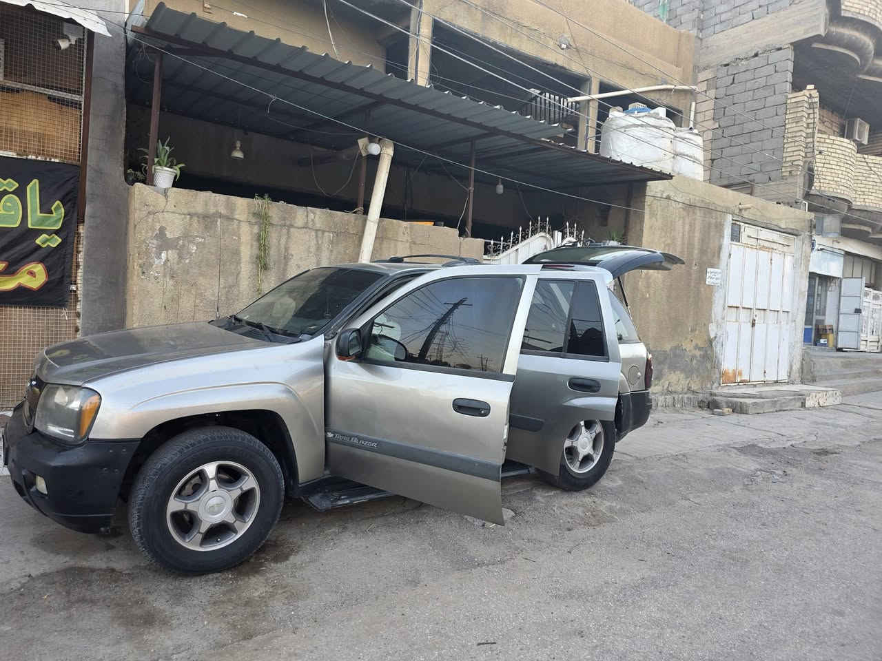 شوفرو ليت بلايزر موديل ٢٠٠٣جديدة بمعنى الكلمة مكفوله من الصبغ والضربه محرك المرغوب قبق اسود حداديه جديده تخم تاير /السعر ١٠٥ بيه مجال بسيط/العنوان/بابل /المسيب/ت/صاحب السياره/***********
