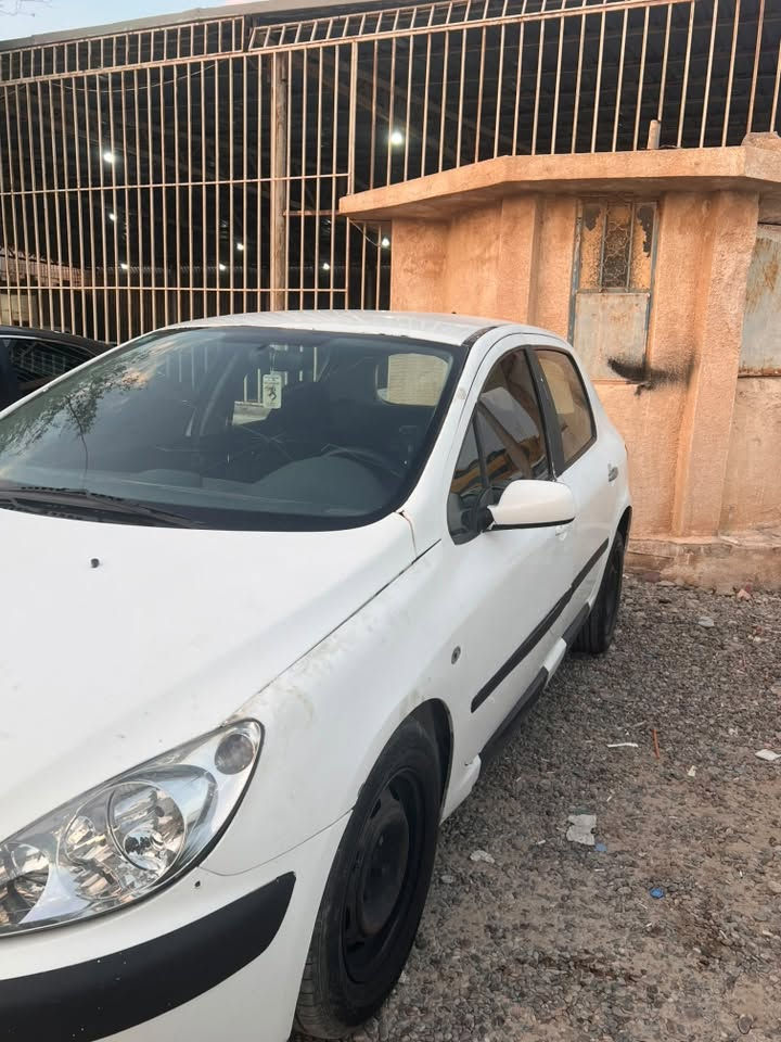السلام عليكم بيجو فرنسي 307 موديل 2005
تبريد ثلج
رقم بغداد دولي جديد سنويه 2031
باسمي السيارة
تخم تاير جديد 
تحكم مري
دوشمه
كير ومحرك مكفولات جديد شادهن 
مابيها اي جطل السيارة بل كهرباء 
مصبوغه عام 
سعرها 43 وبيها مجال 
مكانها بغداد 
***********
