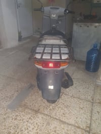 دراجه بي كم للبيع نقص بيها صفحتين اليمنى واليسرى وتشتغل هندر ويحتاج له...