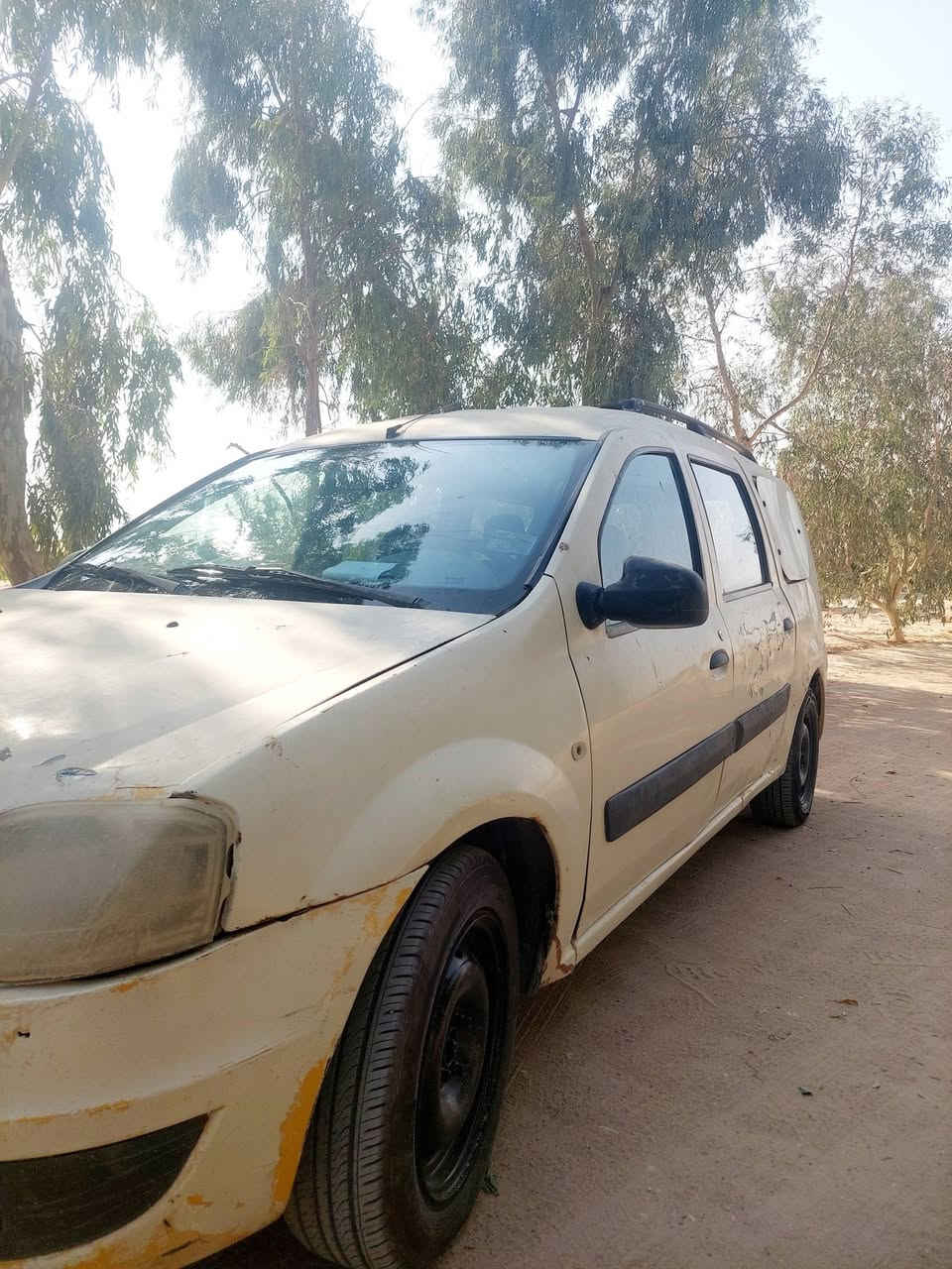 رينو لوجان • ٧ راكب • رقم واسط