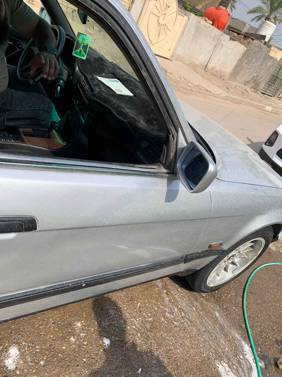سلام عليكم بيع مستعجل جوه سوك بي ام دبليو  حجم  735i سلندر 6 رقم بغداد دولي تحويل مباشر  سنويه ٢٩ مكينه وكير وكسن حداديه فول مكفولات مال جناي تخم ويل مميز ١٧مع تخم  تاير جديد سياره مكفوله من ضربه بلاديه سياره رش جماليه عام اثر جراد  غرفه جلد اسود ملكي بلاديه سياره جاهزه حته جك وسبير بلاديات لايت ابو السوار سعره سياره. ٤٠ بيه مجال ***********  *********** كورك بي وتساب

