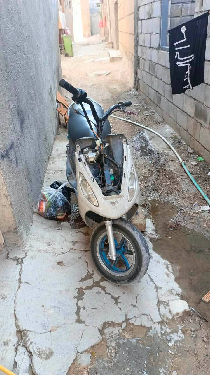 للبيع ماكس قجمه دراجه مرتبه حربيه مكينه ٤٩. اكفله من سرقه من كلشي سعر ٢٧٥ وبيه مجال مكاني بصره زبير ***********

