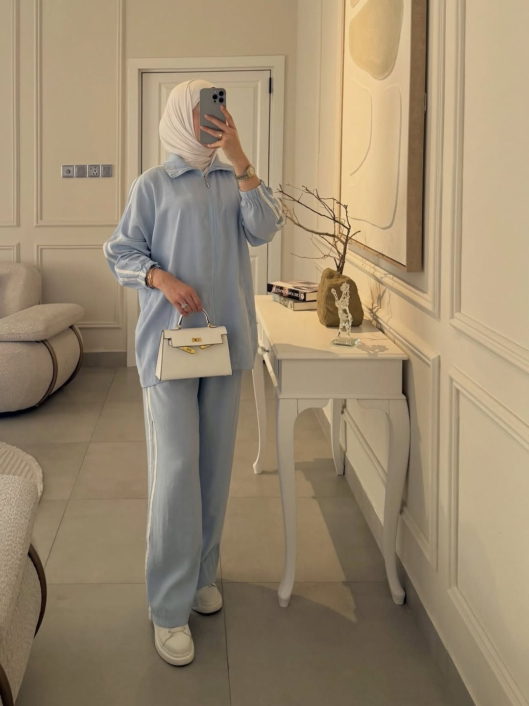 كولشن خريفي  غير ويانه ❤️‍🔥 

سوت قطعتين دااابل ايطالي كوالتي عالي 

السعر : (25

القياس:  38 40 42 44 46 48

🔗توصيل البصره 5 💸المحافظات 8🔗

العنوان بصره بريههً شارع مستشفى النور مجمع رونزا 

#للحجز_او_الاستفسار_مراسلتنا_دايركت📩
واتساب ***********
#ازياء_رونزا #طقم #اكسبلور #فاشن

نص مكتوب في الصور:
- 25 ألف
