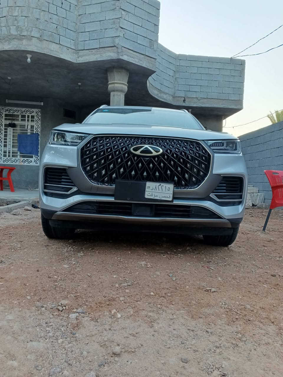 تيكو 8 بلگن هايبرد 2024
زيرو      حره رقم بصره تسجل مباشر بأسمك

المحرك والأداء

* محرك 1.5 لتر تيربو مع نظام Plug-in Hybrid (PHEV).
* ناقل حركة DHT مخصص للهايبرد.
* دفع أمامي (FWD).
* قوة النظام الإجمالية حوالي 320 حصان.
* عزم الدوران 315 نيوتن.متر.
* تسارع 0–100 كم/ساعة خلال حوالي 7.5 ثانية.  

البطارية

* بطارية ليثيوم.
* مدى كهربائي يقارب 80–100 كم حسب ظروف القيادة وطريقة القياس.
* خزان وقود 60 لترًا.  

التجهيزات

* شاشة عدادات رقمية.
* شاشة وسطية كبيرة.
* كاميرا 360°.
* فتحة سقف بانورامية.
* باب خلفي كهربائي.
* مقاعد جلد كهربائية.
* تشغيل ذكي (Smart Key) وتشغيل عن بعد.
* شاحن لاسلكي.
* Apple CarPlay وAndroid Auto.
* نظام صوتي بـ 8 سماعات.
* 6 وسائد هوائية.
* أنظمة ADAS مثل:
    * مثبت سرعة متكيف.
    * المحافظة على المسار.
    * فرملة طوارئ تلقائية.
    * مراقبة النقطة العمياء (بحسب الفئة).  
السعر 39 مليون

للاستفسار وات ساب ***********
