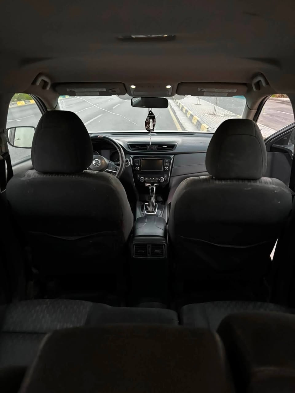 ١-نيسان روج موديل2019
مواصفات :Sv AWD دفع رباعي 

٢-محرك أربعة سلندر 2500مرغوب تنفس طبيعي بانزين عادي

٣-رادار امامي جانبي نقاط عمياء 

٤-تحكم ستيرن جهتين +

مثبت سرعة 

٥-كامرة وشاشة جبيرة ابل كار بلي 

٦-تبريد قطعتين وتحكم تبريد منفصل

٧-أنظمة قيادة سبورت ،وايكوا، ونورمان ،عادي
٨-كير اوتو+عادي
٩-كوبون بانزين موجود  
١٠-سياره رقم اربيل بسمي
سعر ١٧٥ وبيهة مجال بصيط ***********
مكان السياره كركوك
