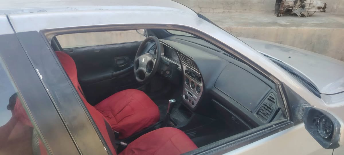 سياره بيجيو للبيع نضيفه رقم بابل مانندل راعيها بيها سنويه  أبيع ( فحم في فحم ) ألسعر ألمطلوب 22 ورقه 
رقم صاحب السياره ( *********** )
