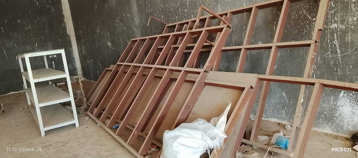 حديد شخاط و رفات وميوزه المنيوم 
 المكان 36 السماوة
***********
