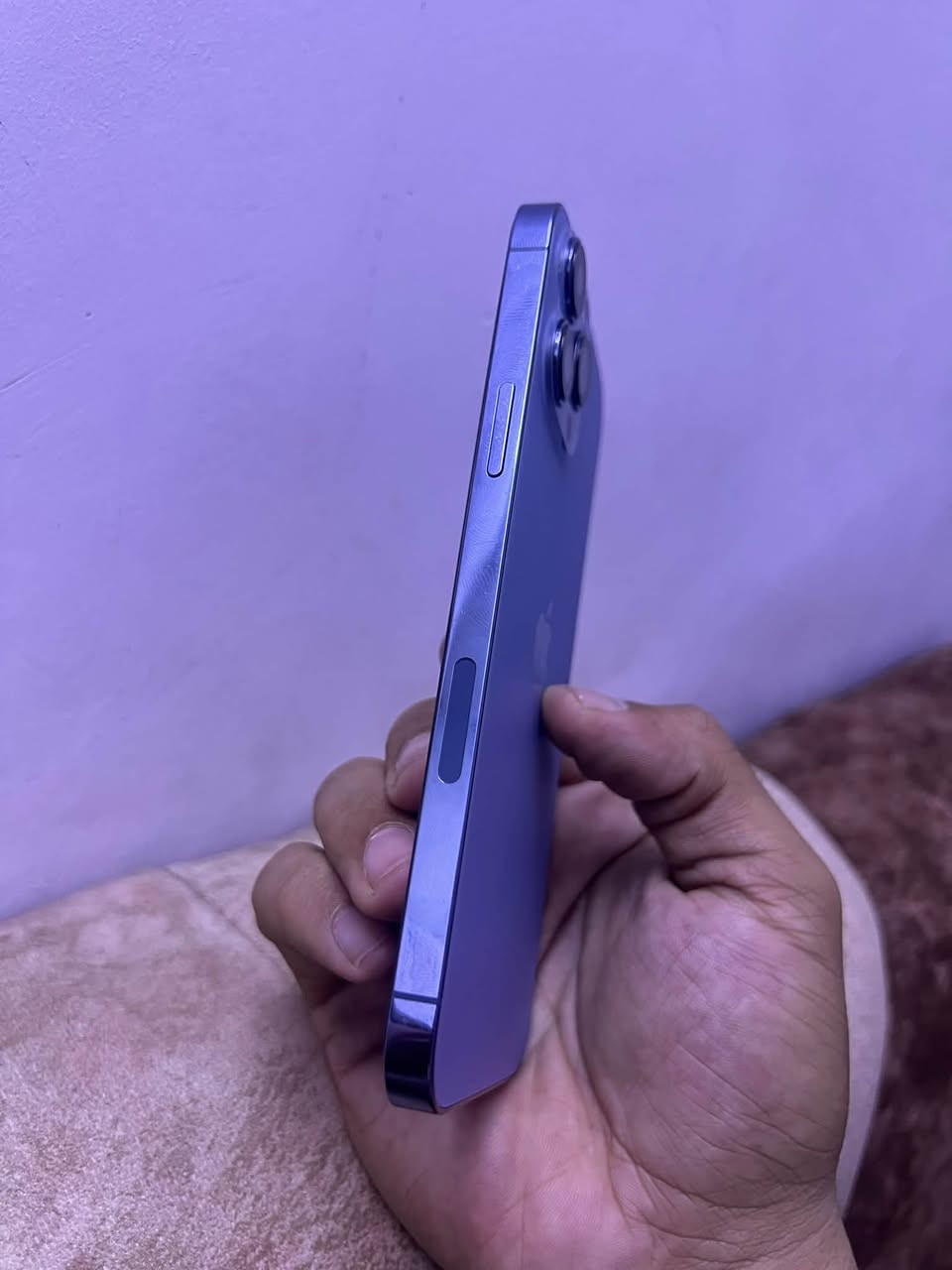 ايفون ١٣ برو ماكس ذاكرة ٢٥٦ 
جهاز مكفول فقط بطارية مرفوعه وصرف الشحن تنساه ابد ميصرف /بغداد /السعر ٧٢٥ وبي مجال
للاستفسار اتصال او واتساب ***********

نص مكتوب في الصور:
- ٤:٤٠
- حول
- >
- الاسم
- iPhone
- إصدار iOS
- 26.6.2
- اسم الطراز
- iPhone 13 Pro Max
- رقم الطراز
- NLF93LL/A
- الرقم التسلسلي
- NTV44J3QYK
- الأغاني
- .
- الفيديوهات
- الصور
- السعة
- ٢٥٦ غ.ب.
- متوفرة
- ٢٣٦,٦٧ غ.ب.
- عنوان Wi-Fi
- 2C:76:00:36:0C:59
- Bluetooth
- 2C:76:00:36:D3:FA
- البرنامج الثابت للمودم
- 5.51.03