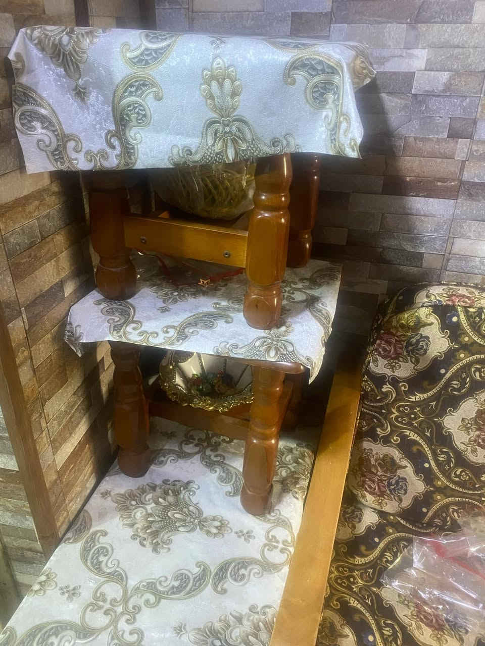السلام عليكم
تخم للبيع سبع نفرات 
ويا ماصات ثنين وماصه وحده جبيره يعني 3 ماصات 
مكاني باب المشهد حله
سعر 300 الف وبي مجال
***********/ رقم
