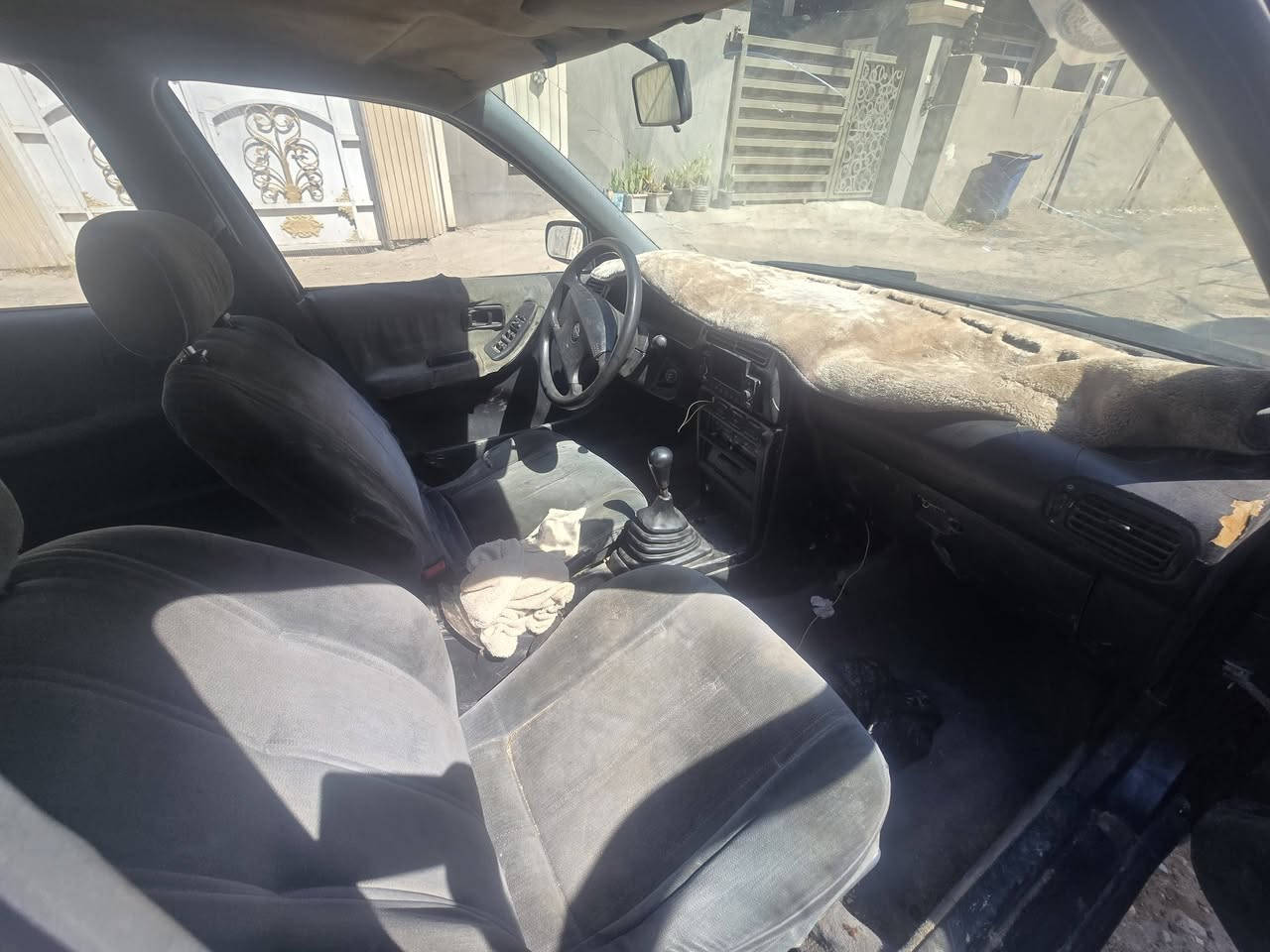 نيسان صني موديل ٩١ رقم بغداد كهربائية السياره  كامله  حته التبريد شغال السعر ٢٥  ***********
