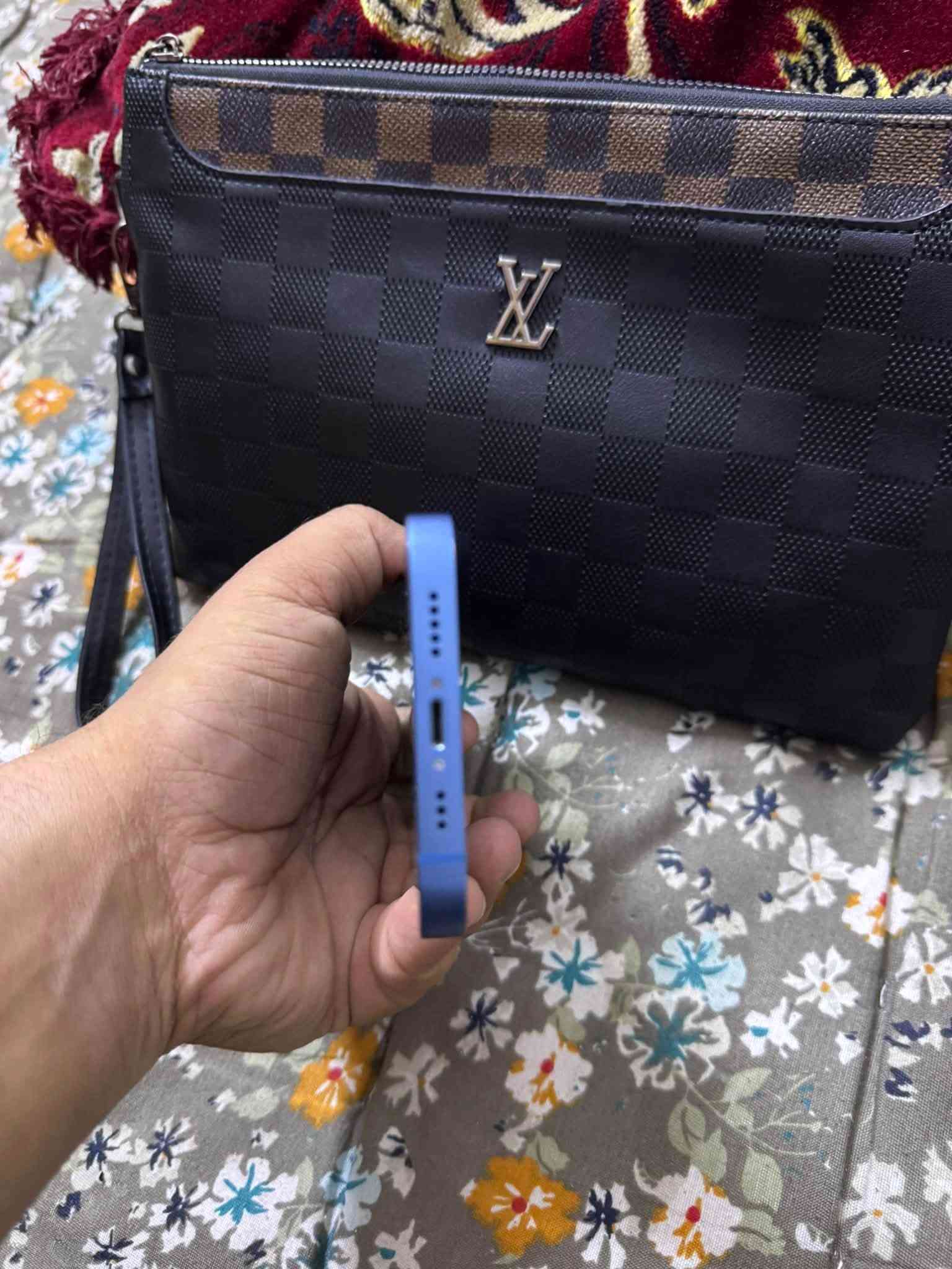 آيفون ١٣ • ١٢٨ • بطارية مستبدلة