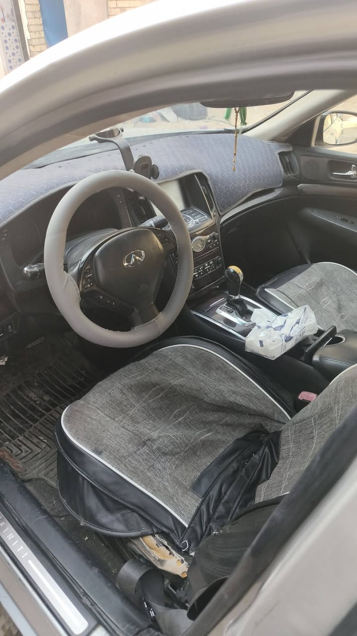 سياره نيسان انفنتي مديل ٢٠١٣ رقم بصره حادث غرق فول مواصفات السياره ٦ سلندر للبيع أو مراوس للاتصال ***********
