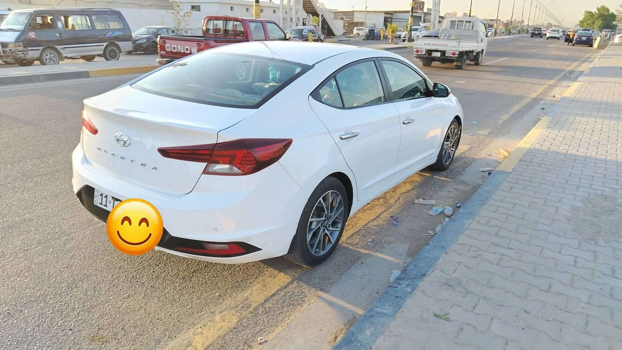 النترا ٢٠١٩ خليجي بغداد بأسمي ماشيه ١٠٩ فول مواصفات كير ومحرك شركه برغي مامفتوح بيها دشبول صاج شاشه لايت زنون كشانه جلد مري شفط ترحيب عند الاقتراب كير اي تي  تبريد ثلج بيها بارد بكصة البنيد وبيها رصعتين بالقماره وبيها دوسه صبغ السيارة صارلها سنه ونص عندي جاهزه ماتصرف عليه الف دينار تخم تاير صدر جديد مكاني بغداد ابو غريب سعرها ١٣٨ 
***********
