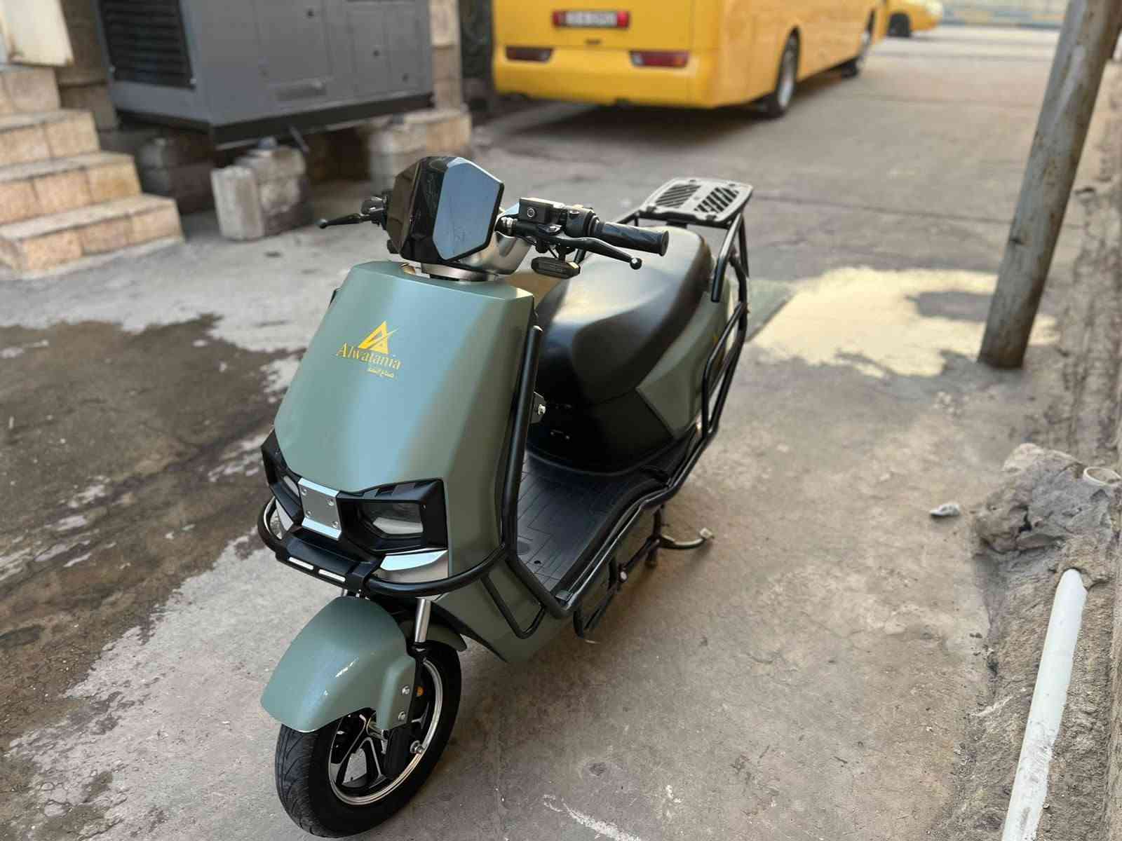 ماطور شحن الوطنية المدرع يكون 6بطاريات سرعتو  85 لمدة 50 كيلو السعر 800 وبي  مجال***********.
