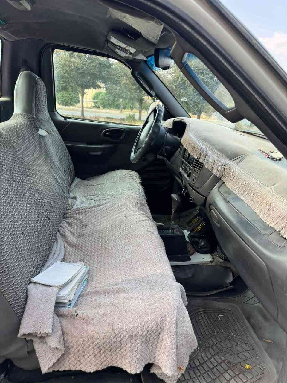 فۆرت f150
ئۆتۆماتیک ئاڕمی پلاسیکی سلێمانی بەشەرتی ئەولە یاتی مرور دەتوانیت بیخەیتەسەر خۆت مۆدیل  2002مەکینە  3000ی vvtiبەتە و شەش بستن.گێڕو مەکینە بەشەرت  تەبرد لەسەر سوچ  بێبۆیاخ  لێدرویەکی بان چەمەلغی هەیەو چاک نەکراوە وکەمێ کاڵبونەوەی بان بۆنید ی هەیەو لەوێنەکدا دیارە شێلمانێکی چاکی هەیەو ماڵی بارە
 نرخی   40 گەڵاو کەمێک  مەجال 
 ژمارەی ساحێبی سەیارە

***********
*********** السليمانية, العراق
