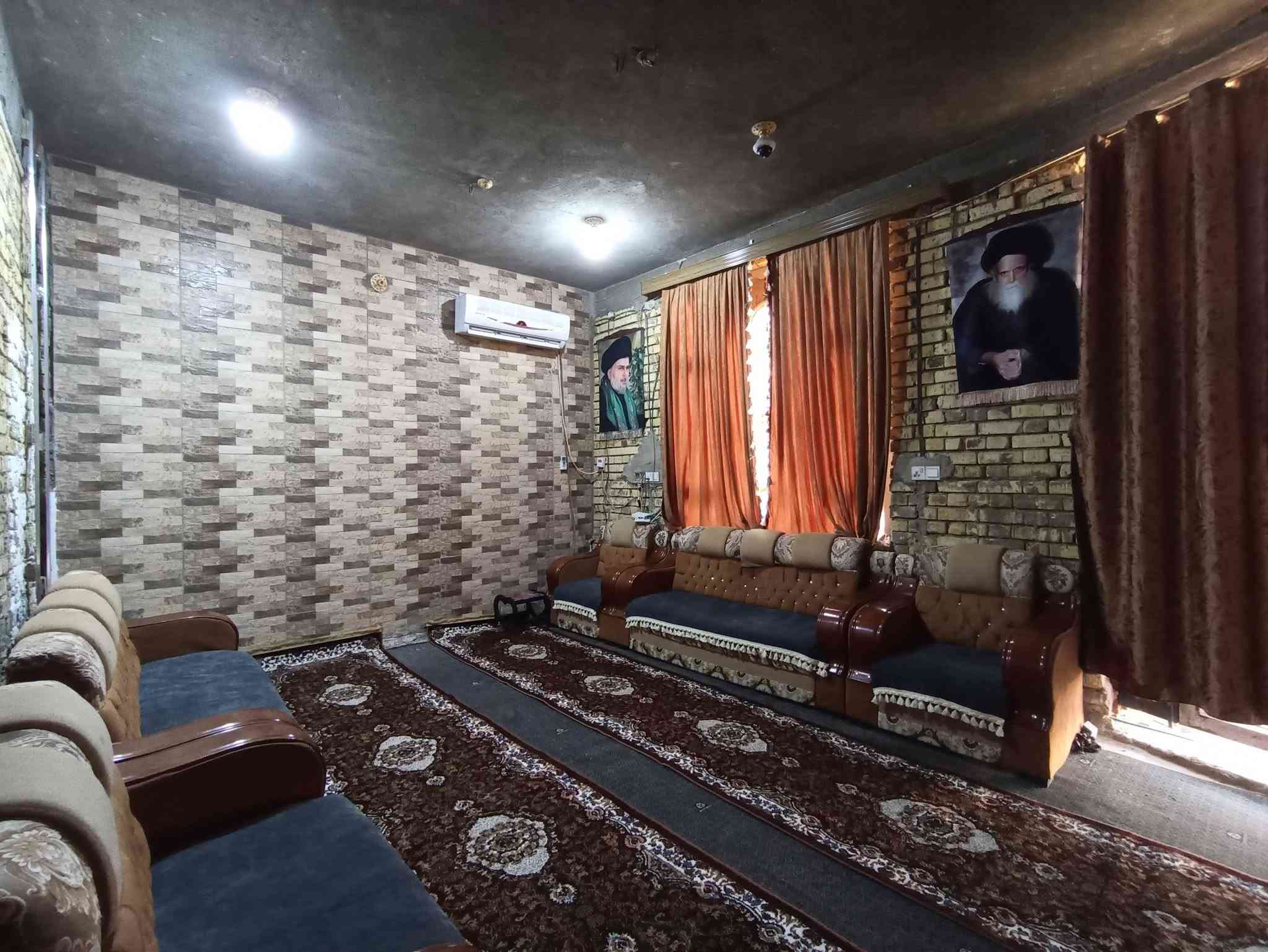 دار سكن 200 م 10 واجهة و 20 نزال
الخاجية منطقة ال3000 قريب شارع 40 سابع بيت 
بناء طابق واحد 2 غرفة نوم كاملات 
هول نقص بياض
الاستقبال نقص أرضية + جدار 
الحوش أيضا ما كامل عوزة أرضية 
للاستفسار ***********
