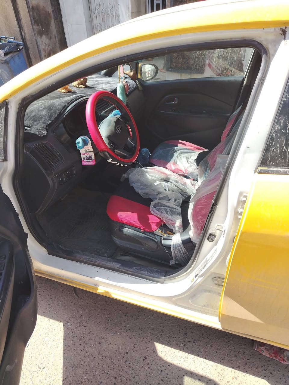 السلام عليكم كيا ريو موديل ٢٠١٢ مكينه ١٦٠٠ ؟Gti  حادثه تكمه بدون كص كير مكفول سياره بيهه رواجز فقط لا تنقص ولا تبخير وتبريد عطال مكان السياره بغداد الشعب ***********
