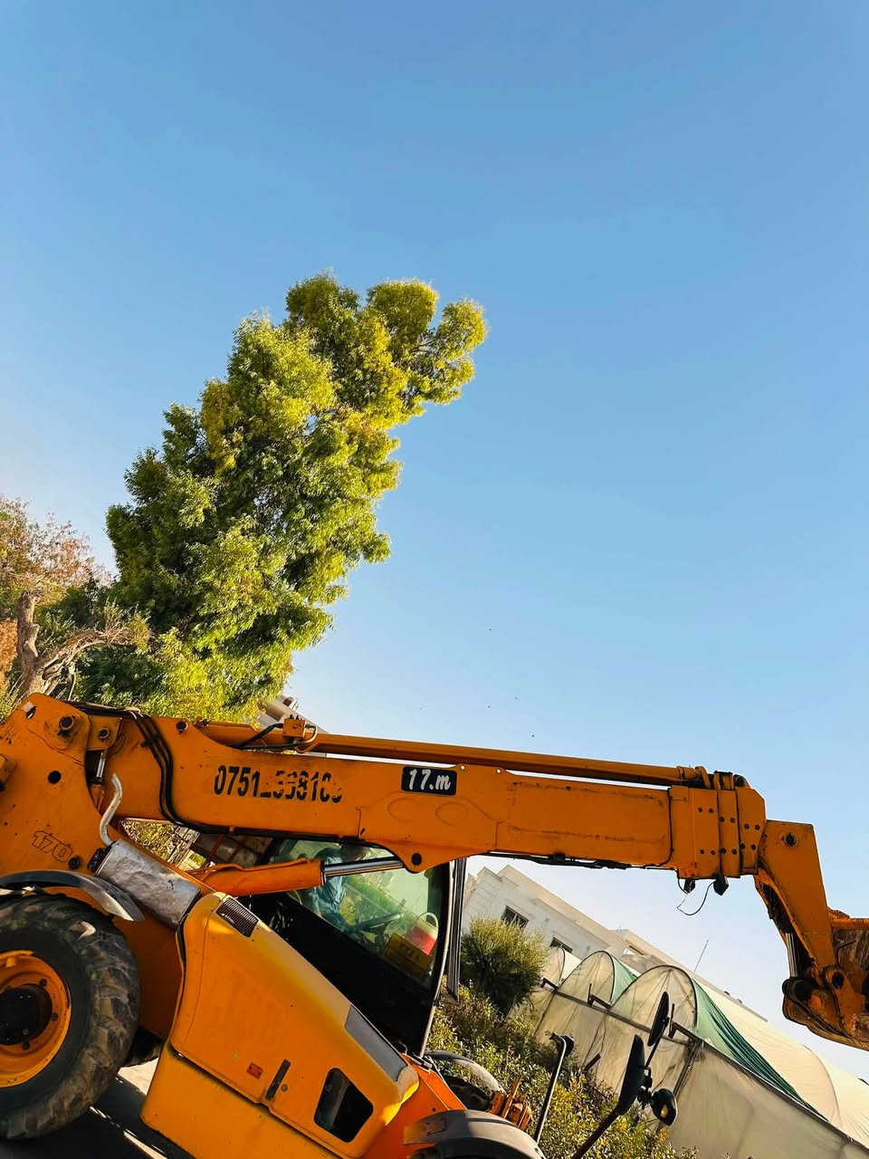 للبيع: شفل JCB سلايت موديل 2002
17متر
: كير، اكسل، ومكينة كلو شرط الفحص والمكانيك.
 الأوراق والتسجيل: شرط التحويل فوراً (العنوان: أربيل).
 حالة المعدة: الشفل جوه شغل، ينزل للعمل مباشرة بدون ما تحط عليه دينار واحد.
 السعر: سعر مناسب ومراعاة حلوة للشراي الجاد.
📞 للتواصل والاستفسار: *********** 
ملاحظة: رحمة لأبويكم، الاتصال بس للشراي والجاد.. المو شراي يرحم بوالديه لا يتصل ويتعبنا.
