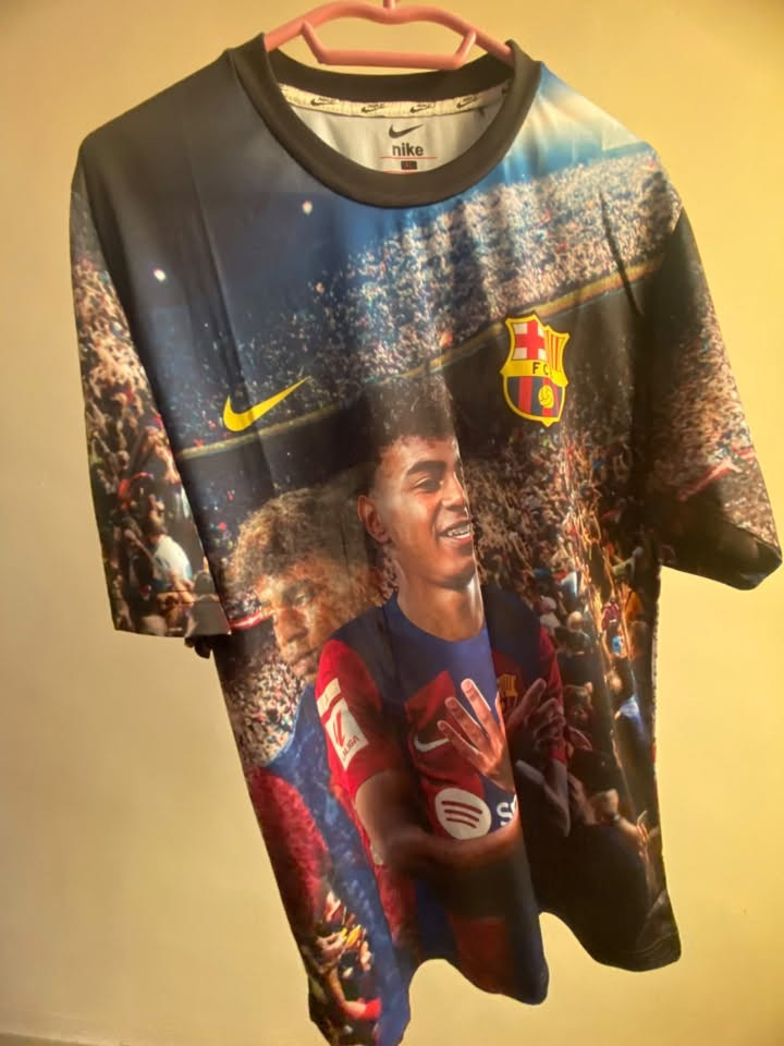 تيشرت برشلونة تايلندي شعار جلاتيني وكذلك ريال مدريد كل واحد قطعة فقط / تيشيرت لامين ٧ قطع ادريس المنتخب الياباني تايلندي شعار جلاتيني ٤ قطع ابيعهم شلعة سعرهن ٤٥ وتوصيل مجاني 
رقم تلفون ***********
