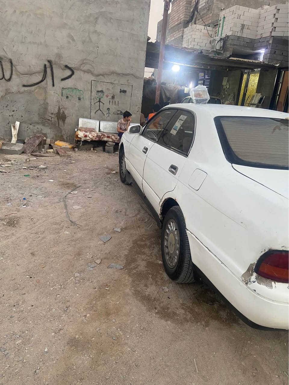 سياره بطه متصل لون ابيض السياره لا كصه ولا ضربه ولا نقل رقم بغداد السيار كير مكينه كفاله الغرفه مالته ولا زلغ بيه شاشه ايباد تبريد ثلج منضومه مال راس الثور فاناس شاهينه  بيه ملاحضات بالقماره سايمه ٤٠وبيه مجال الشراي ما اوكف اويا البصرة, العراق
