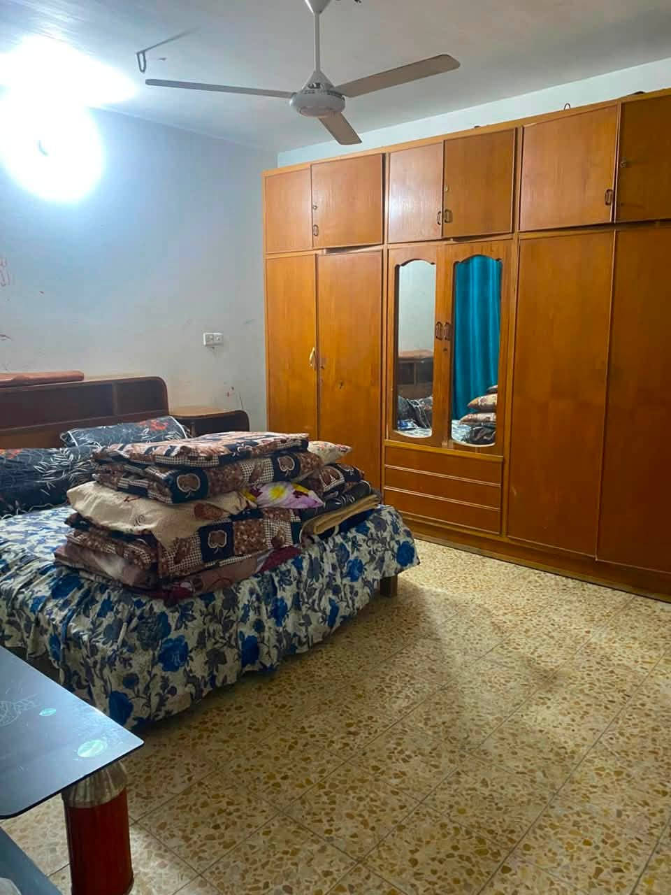 السلام عليكم عندي بيت ابيعه قسط  100 متر طابقين طابو زراعي سند25 وكاله ام صوره بي 3 غرف وصاله ومطبخ وملحقات بالزعفرانيه شارع الجواهري البيت على شارع العام ركن مربع حته قسط ابيعه كون مقدمه 50 
واذا نقد ابيعه ب 70

السعر الكلي للبيت 70

***********

