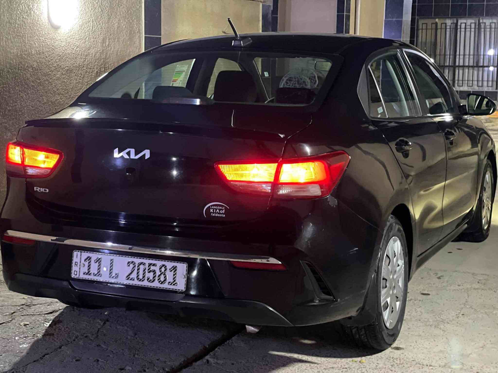 السلام عليكم 
كيا ريو موديل 2022 وارد امريكي بدون ايرباك 
حادثها خلفي بدون دواخل  مكينة 1600 قطرتين دوش مكفول كير مكفول تخم تاير جديد صدر امامي خلفي جديد 
مكاني بغداد الاعلام ماشية 89 mi رقم بغداد بأسمي تحويل ثاني يوم 
سعرر $ 108 
***********
