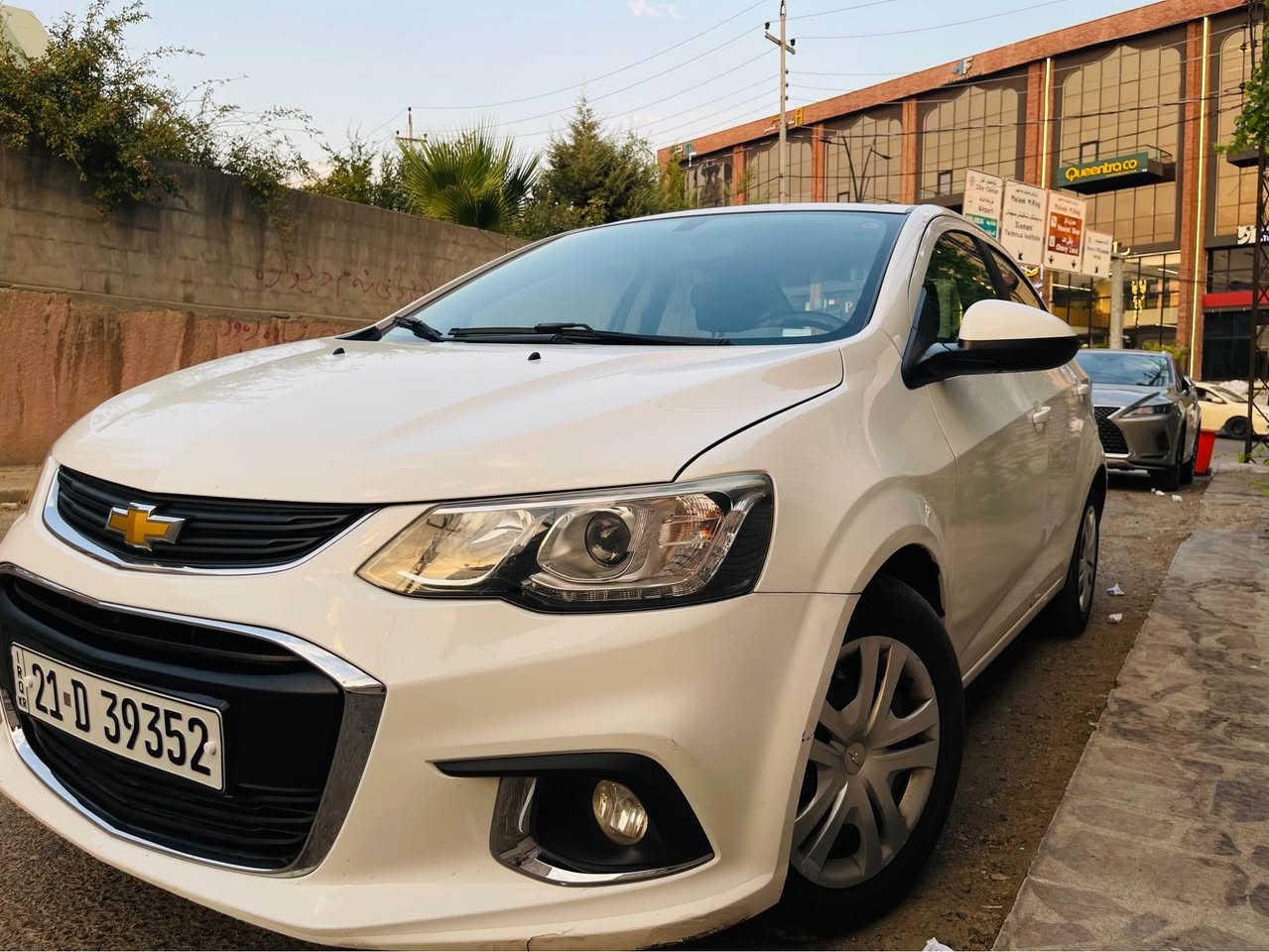 بەناوی خوای گەورەو میهرەبان
شۆفرلێت ئەڤیۆ ٢٠١٨ 
Chevrolet Aveo 2018
مەکینە ١،٥ چوار بستن 
سوکان ڤۆلیۆم تەحدید سورعە
لایت زینۆن و سەکن 
چوار جام کارەبا (Auto)
تەبرید سارد و گەرم 
شاشە ئایپاد 
چوار تایەی تاز و باتری لۆک 
سپێری تازە 
بێ چاڵ و چۆڵی و شوخت 
چەمەلخی سەکن گۆڕاوە بە بیلاد بێ ناو گرتن
دو پەڵە بۆیاخ بێ ناو گرتن و ئێرباگ
کارەبای بە شەرت 
گێڕو مەکینە بەشەرت 
سەنەوەی تا ٢٠٣١ تازەیە
٨٥$ کەمێک معامەلە
تکایە مشتەری نیت سیعر تاقی مەکەرەوە 
***********
سلێمانی السليمانية, العراق

