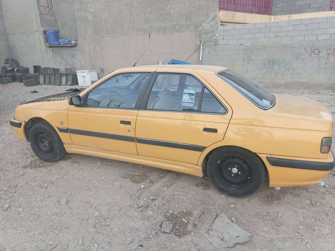 سلام عليكم بيجو بارص كير ومحرك كفلاه سدر 100/100 مصفره هيه وغرمات سعر 37
***********
