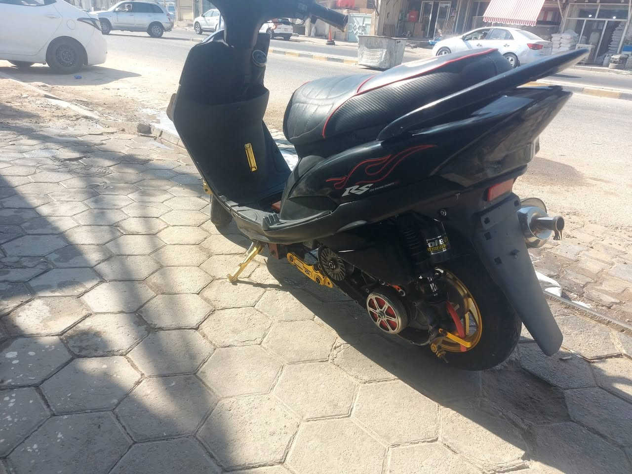 دراجه ماكس للبيع مكينه 55امزوده بيه اهواي غراض امزوده السعر900وبيه مجال قليل رقمي وتساب***********
