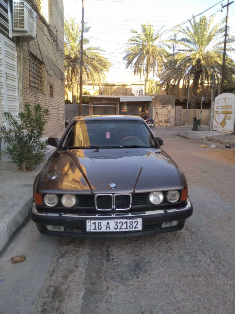 السلام عليكم #مكلف_بالنشر BMW E32
موديل 1989 730i /6 وارد ياباني
السيارة بلاديه
مكينه كير  كفاله لا تنقيص ولا تبخير
ولا حماوه ترايك وين ماتريد
كهربائيات كلها شغاله من الداخل والخارج كلها عله البلاد بوكس الفيوزات عله البلادي ولا جطل بيها
الداخل اسود جلد ميكانيكي نضافه الغرفه 60 بالميه
ويل خليه وسبير خليه زوج تأيرات خلفيه جدد بيها اماميه نص عمر
نوزلات بلكات جدد شديت الهن قبل شهرين
حداديه كامله شديت الها قبل شهرين
ملاحظة اخوان السياره تبريدها بيها مجموعه كامله فقط كمبريسر واكف تتبدل
مصبوغه عام للجماليه
رقمها بابل انكليزي باسمي
سنويه ل30 هزه جديده همين
السعر 45 قفل 40
الشراي يتصل
***********
