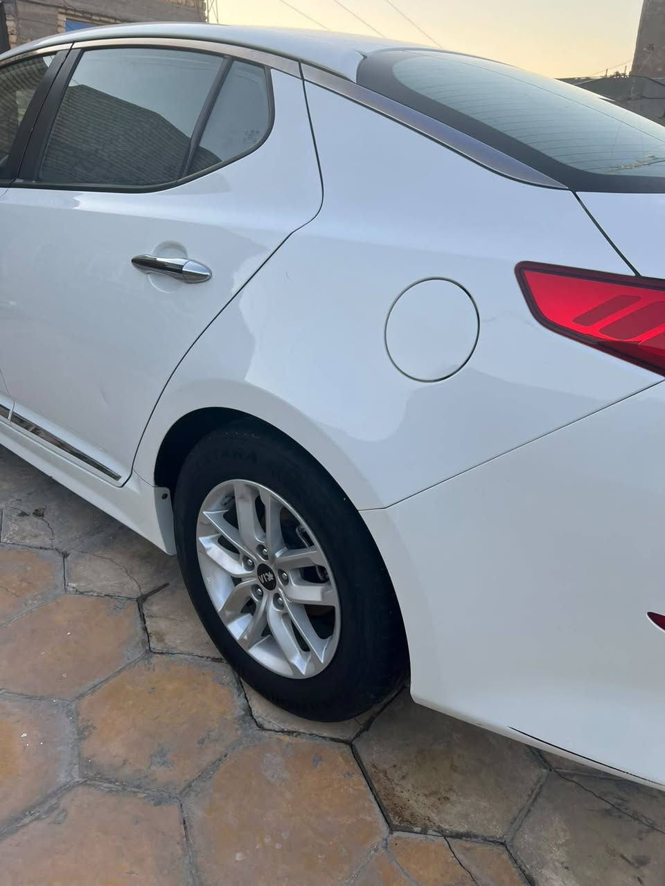 كيا اوبتما 16خليجي بغداد با سمي مكفوله عامه كير مكينه تبريد دوشمه نحله حته الارضيه شغل بغداد شارع النواب حداديه جديده كامله سياره ماتصرف عليه دينار واحد والصور كدامك واحله من الصور السعر 165 ..للتواصل ***********..مكانهه السماوه....
