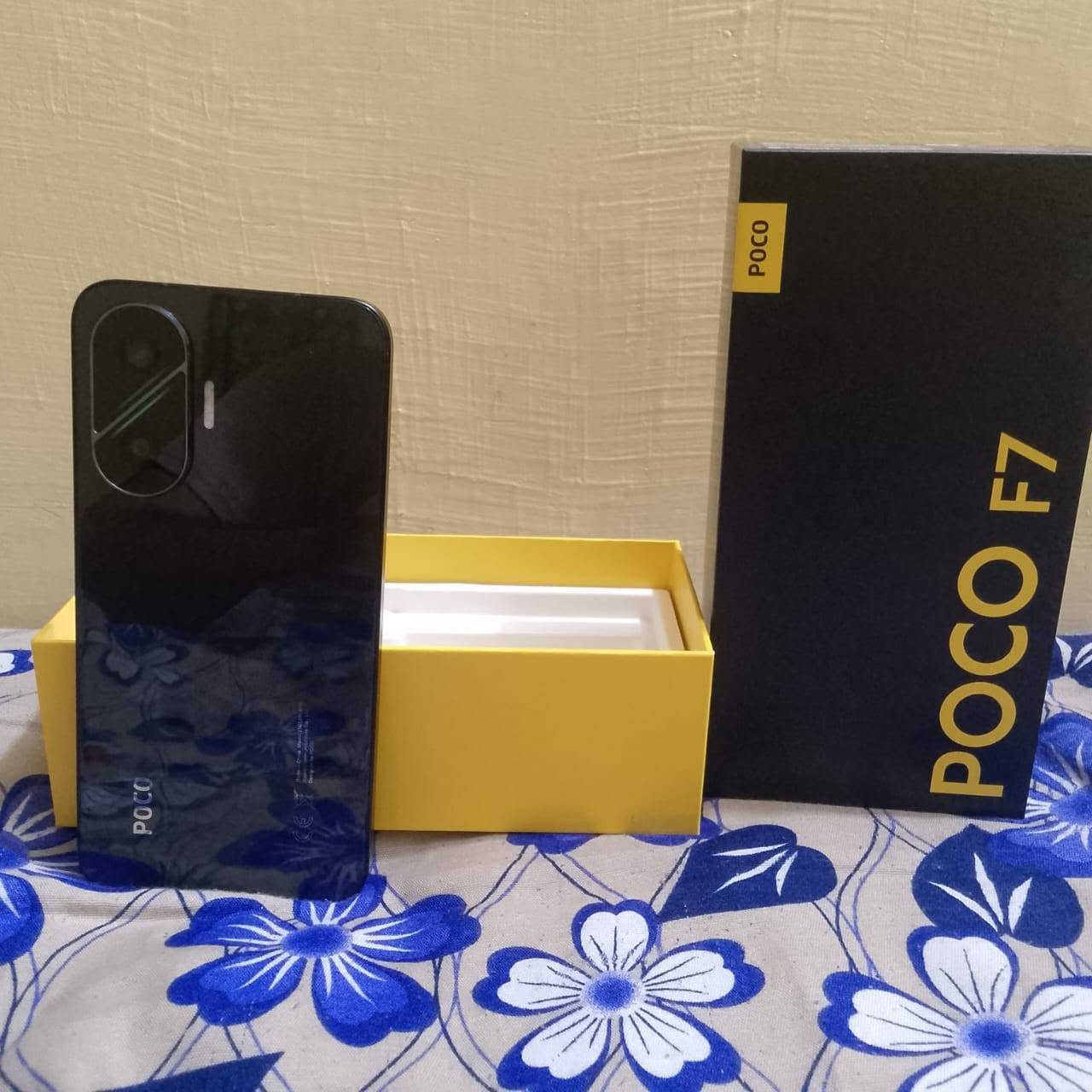 الكتابة
📱 للبيع Poco F7
🔹 الذاكرة: 512GB
🔹 الجهاز نظيف وحالته ممتازة
🔹 أداء قوي وسريع، مناسب للألعاب والاستخدام اليومي 🎮🔥
🔹 الشاشة ممتازة والكاميرات واضحة
🔹 البطارية: ممتازة 🔋
🔹 الجهاز خالي من المشاكل وجاهز للاستخدام
💰 السعر: [. 525]الف وبيه مجال بسيط جهاز اخو الجديد ملحقاته كامله وياه 
📍 المكان: السماوة 
📩 للتواصل والاستفسار راسلني واتساب ***********

نص مكتوب في الصور:
- حول الهاتف اسم الجهاز POCO F7 التخزين 528ج.ب/83.8ج.ب (16ج.ب لتمديد المخزن) إصدار نظام التشغيل (ل POCO 3.0.302.0-WOLMIXM.C06 إصدار Android 16 BP2A.250605.031.A3 تحديث أمان نظام Android 2026-05-01 المواصفات والمعلومات التفصيلية النسخ الاحتياطي والاستعادة الدعم وضع الإصلاح إعادة ضبط إعدادات المصنع الشهادة