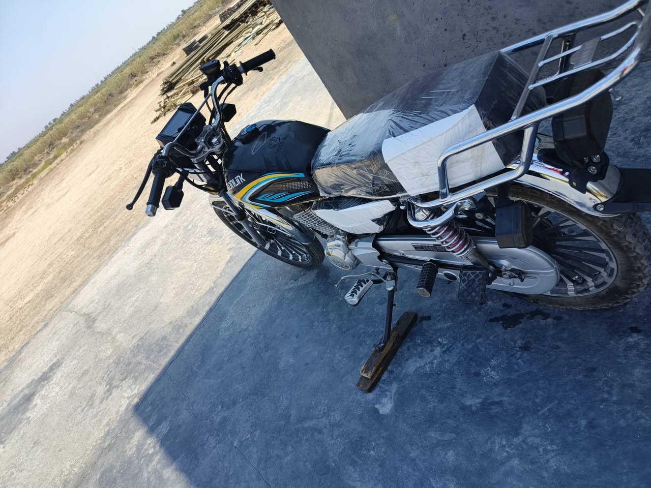 للبيع موديل 25 مكفوله محرك sbf ضاغطه وزنجيل بلادي ما ممدود عليه سبانه كهربائيات كلها شغاله المكان الكرمه السعر 750 للاستفسار ***********
