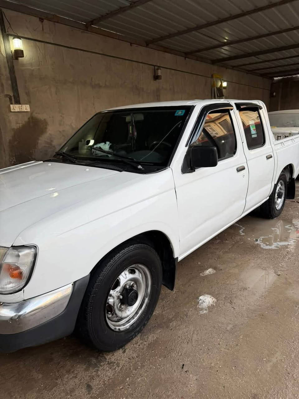 نيسان • مزاد • ٢٠٠٣