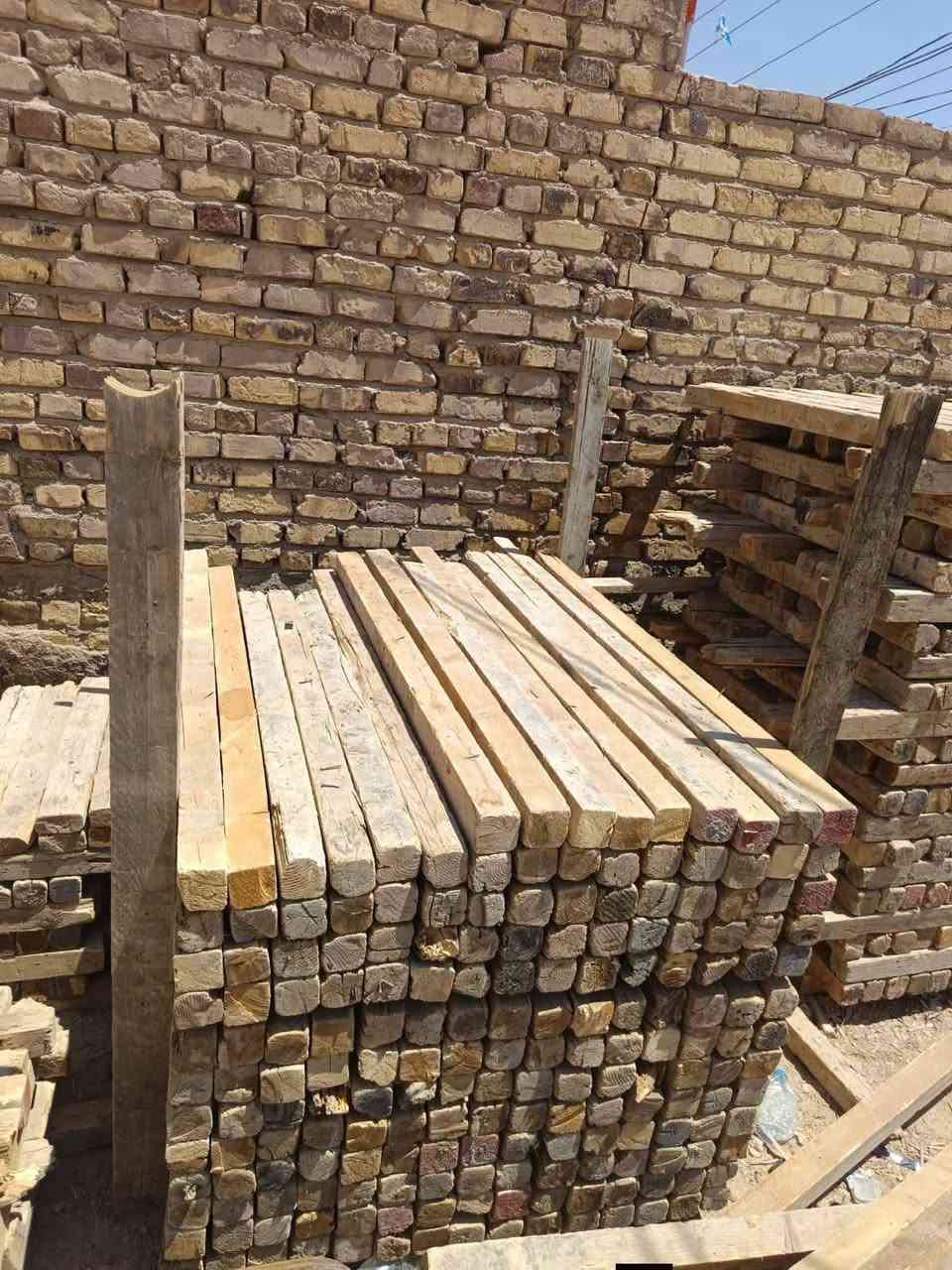 قالب خشب للبيع نظيف العدد 11 مكعب مكاني حله الاستفسار على الرقم ‏‪***********‬‏
