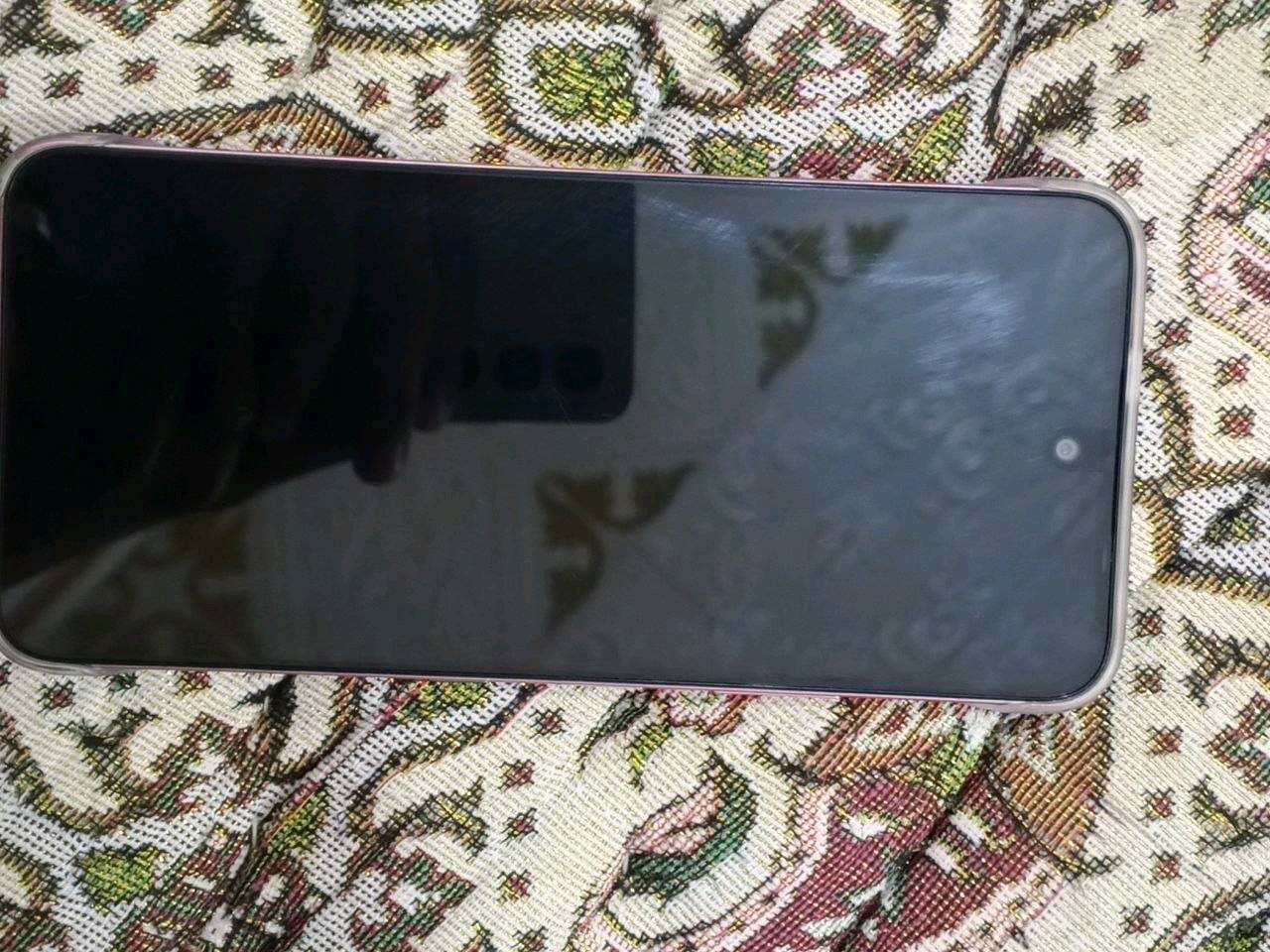 انفنكس هوت 60 
ذاكرة 256 مستخدم شي قليل 

السعر 200 وبي مجال
