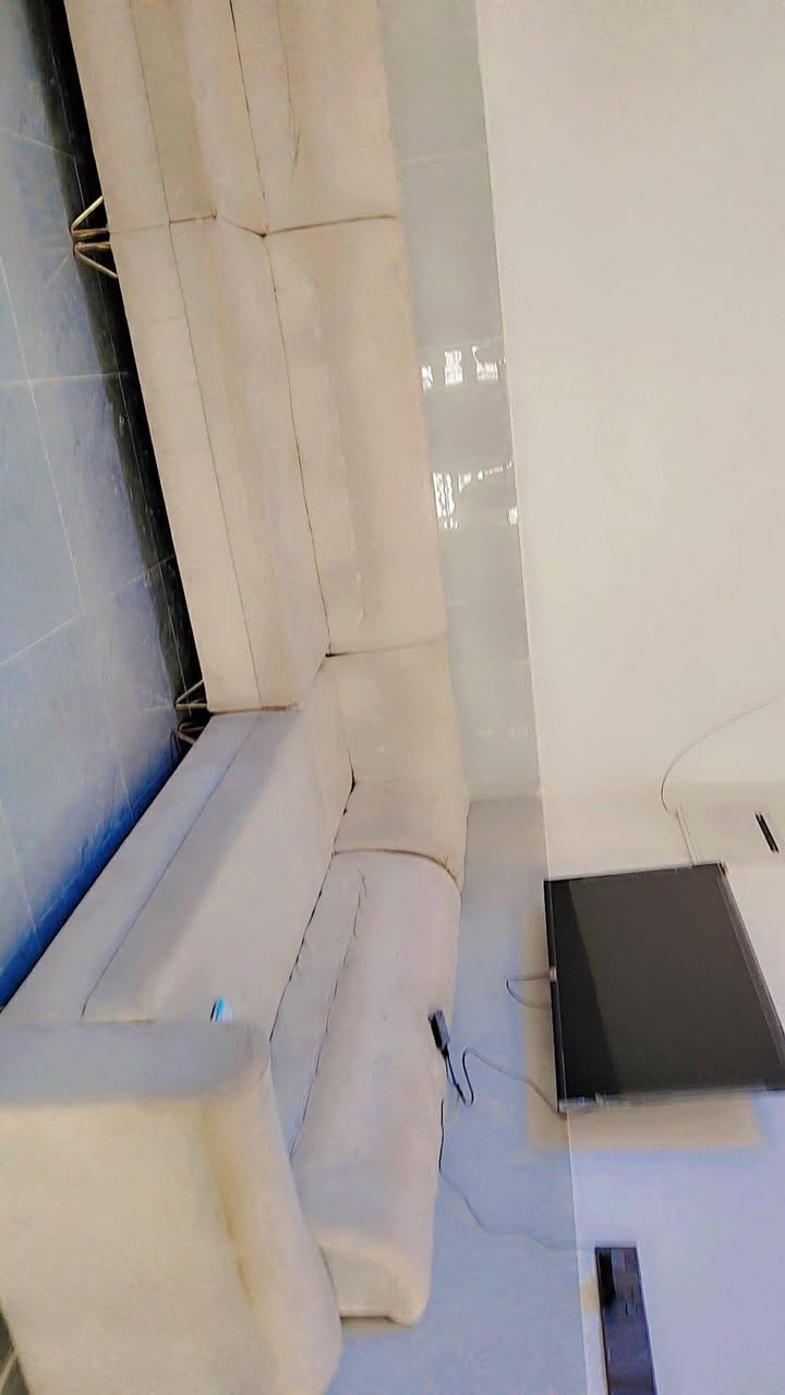 السلام عليكم
كاونتر سعره ٤٥٠
تخم ديوان سعره ١٥٠
