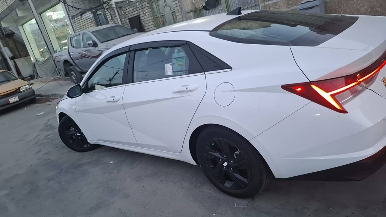 السلام عليكم.. بيع او مراوس 
النترا 23هايبرد وارد امريكي بيها جاملغ صبغ كلير بدون حادث وبيها مكانات بارد رقم بغداد مميز بسمي رادار امامي جانبي حساسات خلفيه بصمات تشغيل وابواب وصندوق تشغيل عن بعد تبريدامامي خلفي فول تحكم ستيرن السعر ١٤٢

***********
