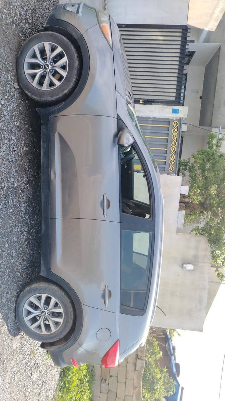 سبورتج ١٦ أمريكي لون رصاصي ماشية ١١٠ محرك ٢٤٠٠ نضيفة بيها صبغ باب وجاملغ
 اليسار تبديل بنيد بيها سونر
السنوية بسمي رقم بغداد جديد انكليزي
العنوان بغداد سريدات قرب صيطرة الشعب القديمة.. بيها مجال رقم *********** بغداد, العراق
