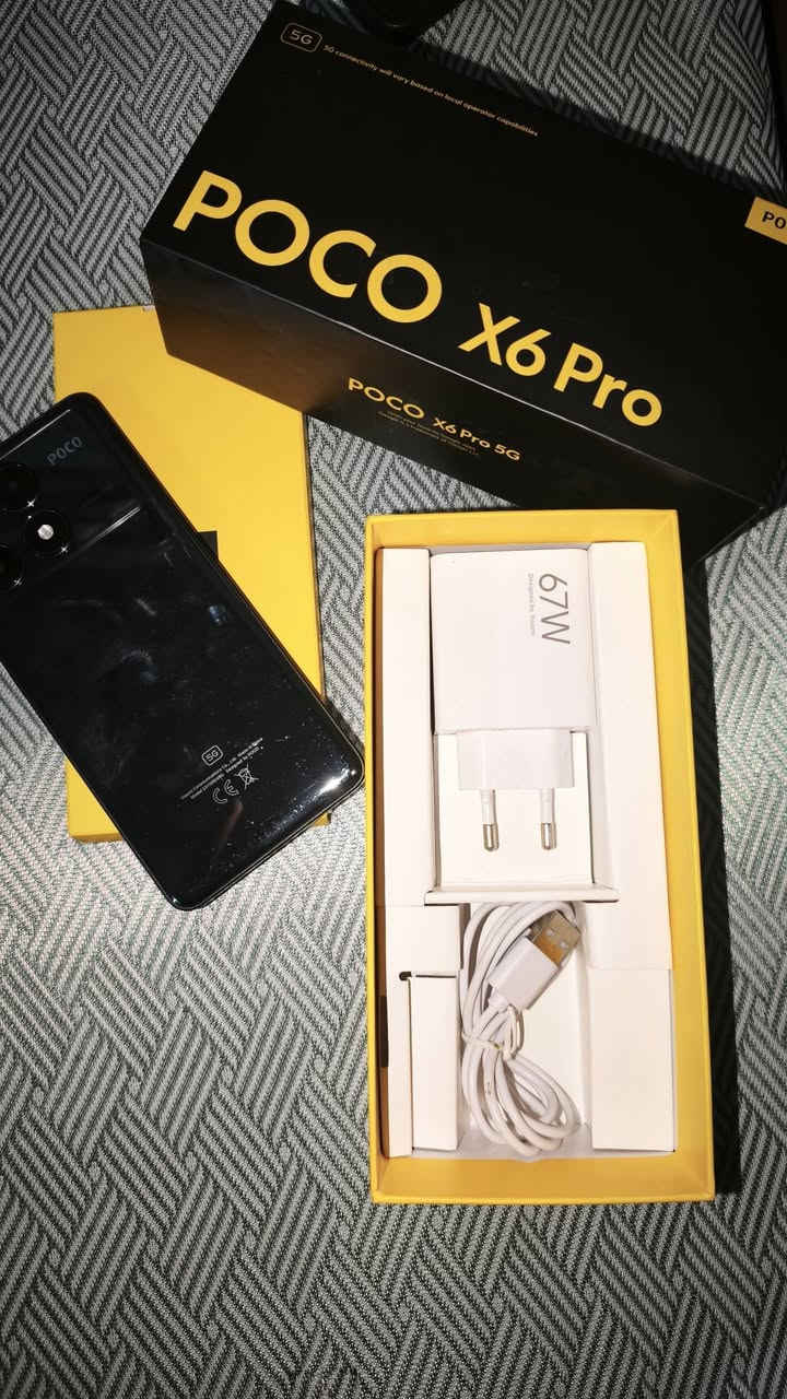 السلام عليكم POCO X6 PRO 5G
ذاكره 512 عشوائيه 12+12 
معالج Dimensity 8300 Ultra
بطاريه 5000 ملي امبير مع شحن سريع 67 واط 
كامل ملحقات كارتون وشاحنه وكيبل وكفر الشركه 
وياه 9 كفرات هديه 
جهاز نظيف كلش على ايدي اول مانزل لحد هسه
رايده ب 300 وبي مجال بسيط 
للتواصل ***********
