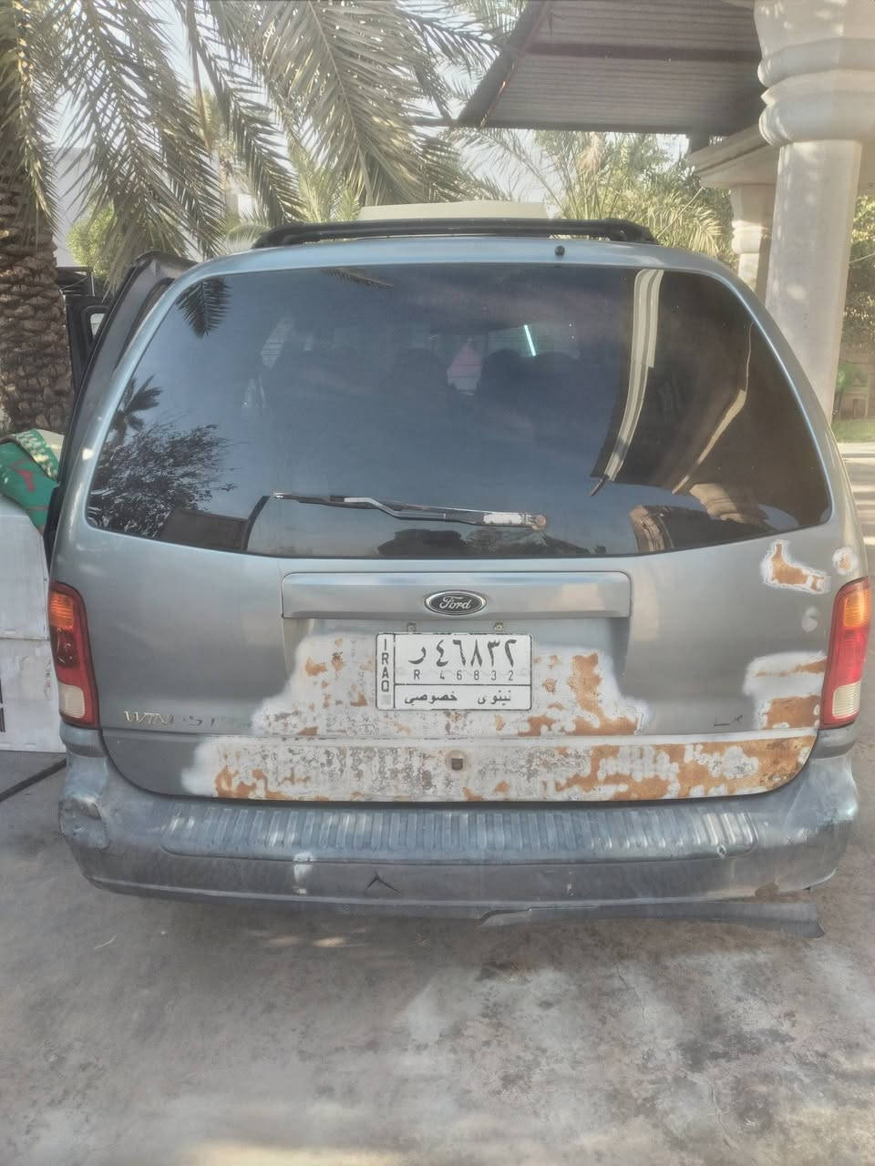 فورد وندستار موديل2001 سبعة راكب سياحي محرك وكير أفلون خير من الله  السعر ٤٠ $ وبي مجال مكان السيارة بغداد  للاستفسار اكثر ***********
