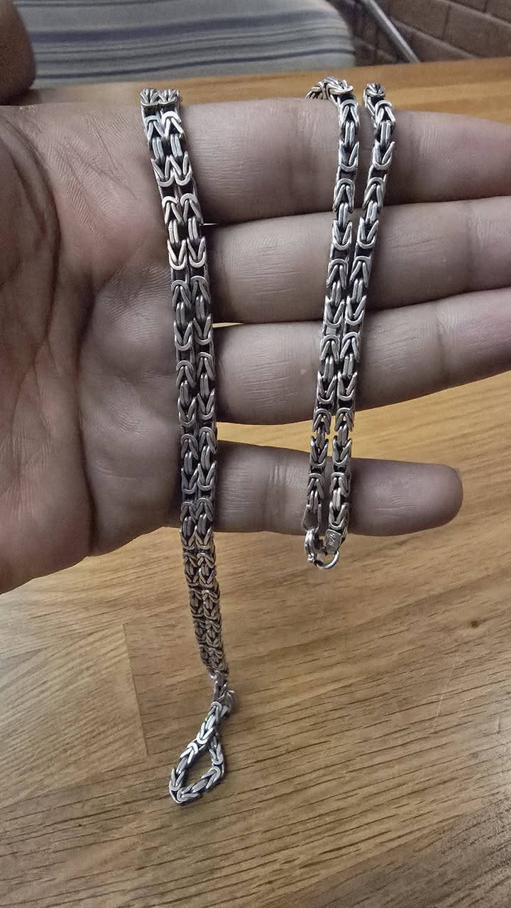 سلام عليكم سيت فرعوني وزنة ٤٥ غرام جديد ما مستخدم رايدة ١٨٠ مكاني كربلاء المقدسة يوجد توصيل جميع محافضات العراق والشراي يجيني وتساب وبي خير ويدلل ***********
