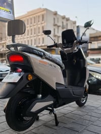 دراجة شحن سكنس الملف 2000 6 بطاريت   الدراجه ما صارله شهر  ماشية 3كيلو...